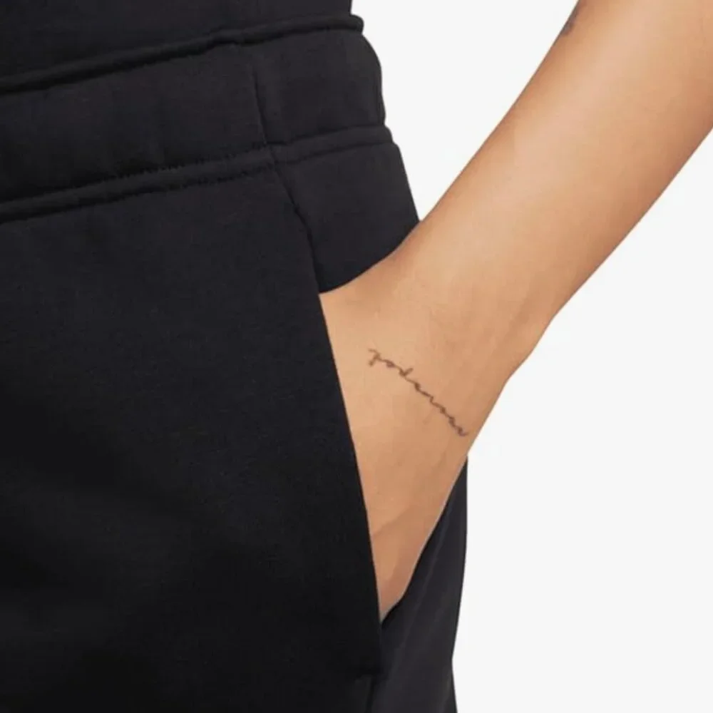 Nike Women's Club Fleece 4" Shorts Standard Fit Mid Rise - Picture 4 of 4